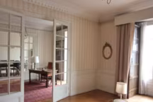 Avant/après : un vieil appart mise tout sur la couleur