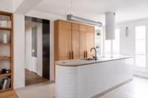 Le nouveau visage épuré d'un appartement parisien