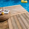 Terrasse bois : ces 15 plages de piscine l'ont adoptée