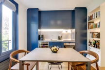 Tendance couleur : la cuisine plonge dans le grand bleu