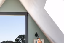 Quelle couleur associer avec du bois foncé ?