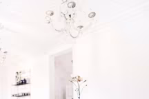 Comment recycler portes, volets et fenêtres dans sa déco ?