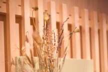 Coupes et vase Muskhane, 100% feutre. Matière naturelle renouvelable, issue du commerce équitable dans le cadre d'une production artisanale.