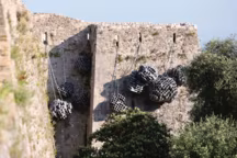 Vincent Mauger - Sans titre 2017
Polystyrène, chaînes,acier, dimensions diverses
Courtesy de l'artiste et la Galerie Bertrand Grimont -Paris