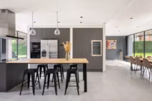 Une soeur et son frère repensent la maison de leur enfance