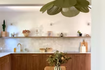 Dans les montagnes corses, une maison récente pleine de cachet