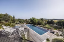 10 piscines à débordement à fleur d'horizon