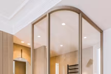 Un intérieur élégant grâce à des menuiseries conçues avec soin