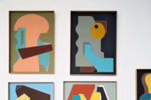 Lors de l'exposition " Patterns & Forms » organisée en mai par la commissaire d'exposition Joanna Chevalier, les oeuvres de Pierre Malbec dialoguent avec les céramiques d'Hala Matta et les créations du couturier Rabih Kayrouz et de la styliste Raphaële Malbec.