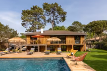 À Arcachon, une maison tout en bois chaleureuse et pimpante