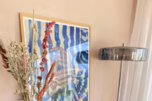 Le carrelage façon mosaïque donne du cachet aux meubles