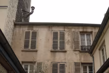 Un ancien atelier parisien devenu maison de famille