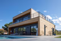 Quel que soit le professionnel choisi pour la construction, le recours à un architecte est obligatoire pour toute maison d'une surface de plancher d'au moins 150 m2 ou plus. Maison booa.