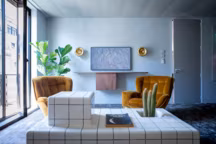 Les espaces de rencontre s'affranchissent des codes traditionnels pour plus de flexibilité.