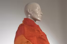 Veste kimono . Castelbajac. Paille. Prêt-à-porter 1991.© Musées de Marseille