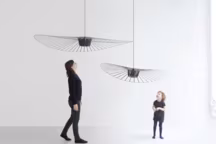 Vertigo, une suspension aérienne qui habille l'espace, éditée chez Petite Friture.