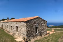 En Sardaigne, une maison de vacances chaleureuse au bout du monde