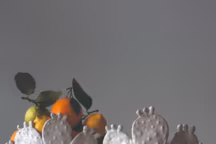 Les "Têtes siciliennes », femme et homme, en céramique de l'atelier italien Antonino Piscitello.