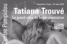 Tatiana Trouvé. La Trajectoire du labyrinthe, de la série Les Dessouvenus, 2022
Crayons de couleur et eau de javel sur papier marouflé sur toile. 260 x 400 x 5 cm. Courtesy Gagosian Gallery.