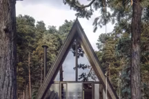Maison "A Frame" : la nouvelle tendance d'habitats tournés vers la nature