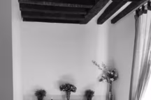 A Saint-Germain-des-Prés, un duplex sous les toits gagne en fraîcheur