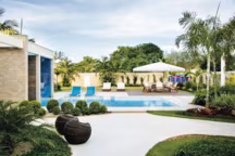 Piscine dans le monde : évasion garantie avec Desjoyaux