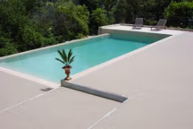 Avec de nombreuses qualités, les sols extérieurs Résineo s'adaptent à toutes les demandes.