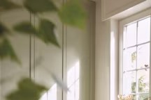 Laine bouclée : 20 fauteuils et canapés pour embrasser la tendance