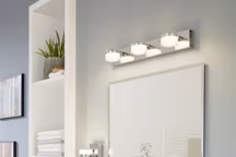 En photo : applique murale ROMENDO argentée en métal, KERIA