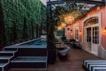 La terrasse et son bassin de l'hôtel Torel Palace Porto