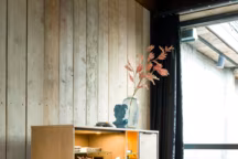 Dressette City avec éclairage LED, largeur 140 cm, 1399 €. H&H.