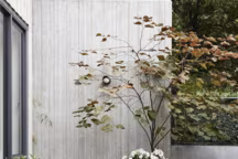 Le gris, une couleur tendance en extérieur