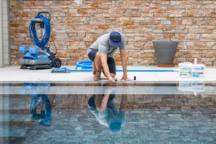 Piscine : les conseils des pros pour une bonne remise en route