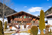 Un chalet de montagne revisité avec goût et authenticité