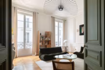 Vivre à Paris l'été : ces intérieurs qui respirent