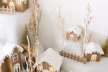 Transformez de simples cartons en un merveilleux village de Noël