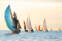 Chaque année, de mai à septembre et par tous les temps, ont lieu en soirée les Vespérales de Saint-Malo. Détail, 2020.