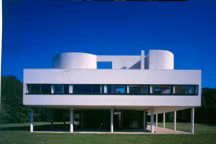 Le Corbusier et Pierre Jeanneret, Villa Savoye et loge du jardinier, Poissy, 1928-1931.