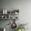 Un intérieur aux allures scandinaves avec un vert-de-gris très doux