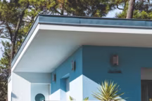 Satellite, Saint-Georges-de-Didonne partage cette modernité de rupture.