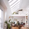 À Montmartre, un duplex esprit atelier avec vue sur le Sacré-Coeur