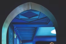 La nouvelle maison d'hôtes imaginée par Stella Cadente, un riad coloré de bleus intenses