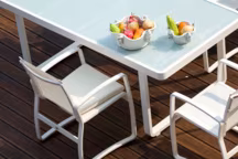 Lame de terrasse en bois : l'élégance intemporelle pour un extérieur sublime