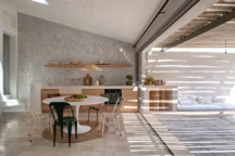 15 intérieurs lumineux qui prolongent l'été à la maison