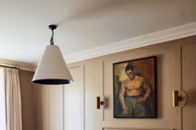 Radicalement différente, la chambre sombre séduit par son univers cosy