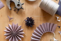 Décorer un sapin de Noël avec un budget limité : astuces et idées abordables