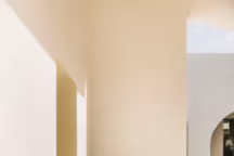 Inspiration Jacquemus : le style du créateur à la maison