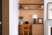 Aménager un petit bureau dans le salon : 12 idées sans fausse note