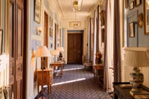 Studio Selency : Les 4 conseils de Charlotte Cadé pour un intérieur personnalisé.