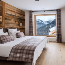 En Suisse, ce chalet de montagne cosy offre un panorama exceptionnel.